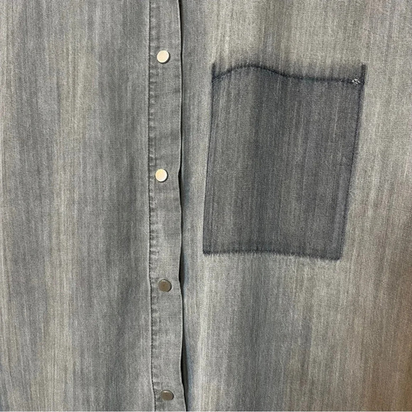 Follow the Sun Distressed Snap Front Tencel Shirt Size Large - Picture 5 of 10